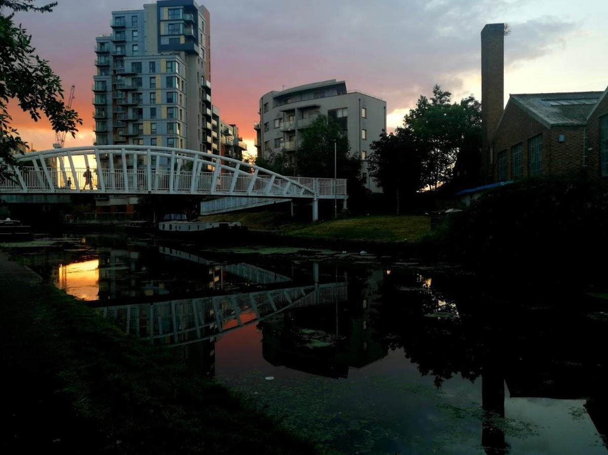 Lovely Luxury 1-Bed Apartment In Wembley Londen Buitenkant foto