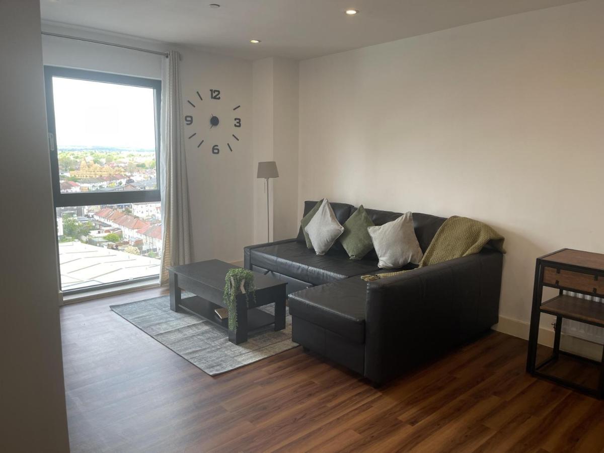 Lovely Luxury 1-Bed Apartment In Wembley Londen Buitenkant foto